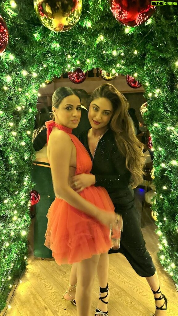 Nia Sharma Instagram - Here’s serving new Christmas content 🤌🏼 hope you all are as content as us 🤣😘