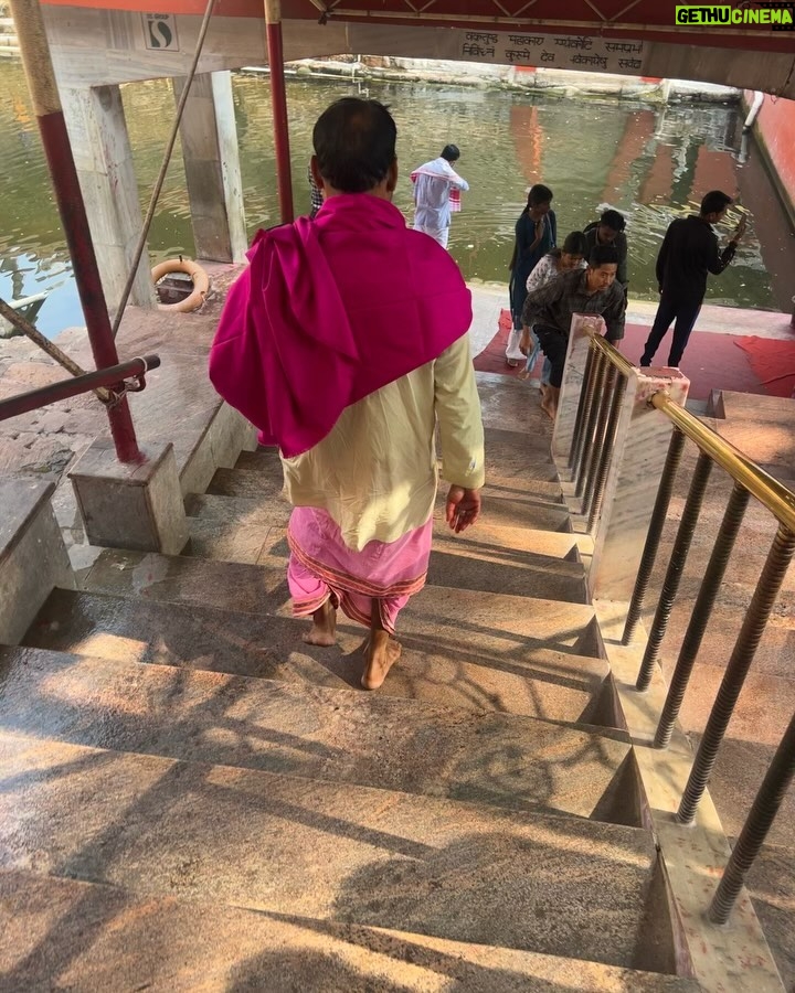 Nia Sharma Instagram - #kamakhyatemple🙏 🙏 This morning is blissful. #gauhati #assam Almost retracing steps.. visited this temple as a kid ,memories are obviously vague.. then a few years ago and Nowww.. 😇 Thank you #AkshayDas #Rajeevda for such beautiful Darshan. Khamakya Devi Temple,.guwahati, Assam