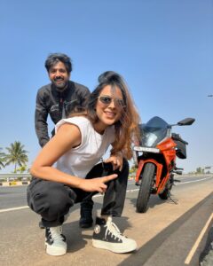 Nia Sharma Instagram - Sunday Morning Rideeee Scenes My way or The Highway 🛣️…. @vinayyshrma Bangalore, India