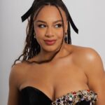 Nia Sioux Instagram - Season’s Greetings 🎁 Photography: @photoblakey Hair: @angelinapanelli Makeup: @makeupartistmichael Styling: @wilfordlenov