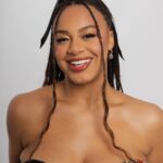 Nia Sioux Instagram - Season’s Greetings 🎁 Photography: @photoblakey Hair: @angelinapanelli Makeup: @makeupartistmichael Styling: @wilfordlenov