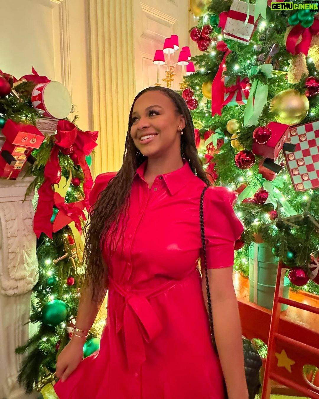 Nia Sioux Instagram Holiday celebrations at the White House never get