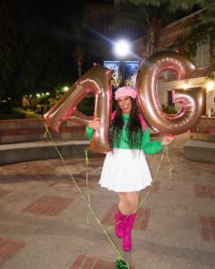 Nia Sioux Instagram - the yard just got a whole lot prettier💕💚 #alphakappaalpha #alphagamma UCLA