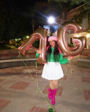 Nia Sioux Instagram - the yard just got a whole lot prettier💕💚 #alphakappaalpha #alphagamma