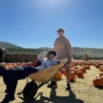 Nia Sioux Instagram - belated pumpkin patch pics 🤎 Underwood Family Farms