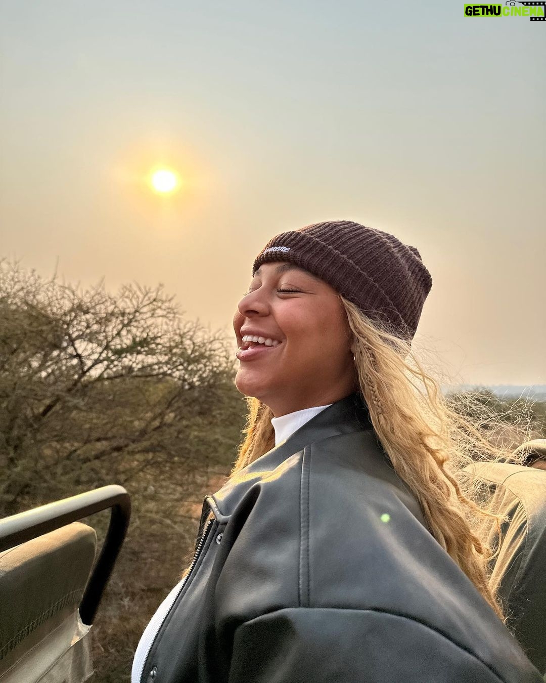 Nia Sioux Instagram - get in loser we’re going on a safari #ABDinSouthAfrica #hosted Kapama Private Game Reserve