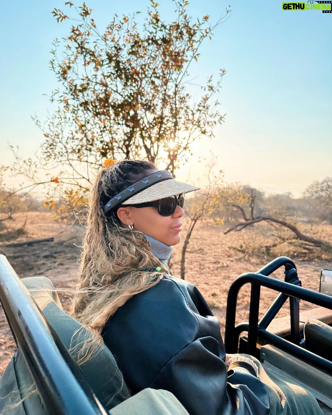 Nia Sioux Instagram - get in loser we’re going on a safari #ABDinSouthAfrica #hosted Kapama Private Game Reserve