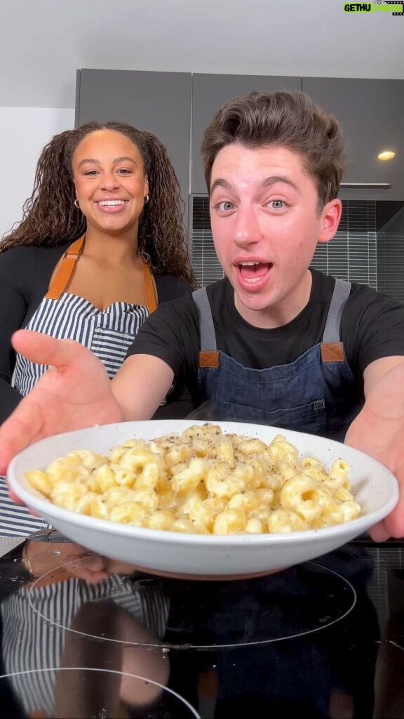Nia Sioux Instagram - Today @niasioux and I are making Boxed-Style Mac & Cheese without the box! (Thinking outside the box! 😎) White cheddar powder and a little Dijon mustard really do the trick! #cooking #recipe #macandcheese Los Angeles, California