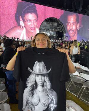 Nia Sioux Instagram - Can cross the Renaissance World Tour off my bucket list✔️