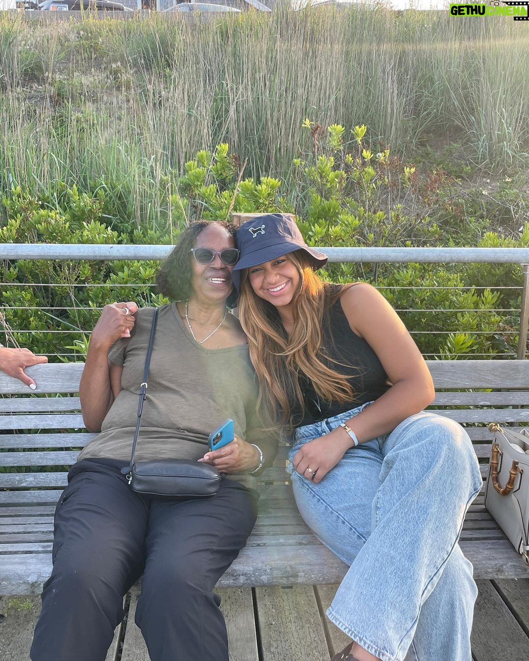 Nia Sioux Instagram - Martha’s Vineyard🐟🦞🌊 Martha's Vineyard