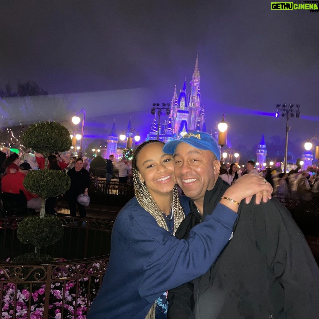 Nia Sioux Instagram - happy father’s day dad! you truly are the best. love you always🤍