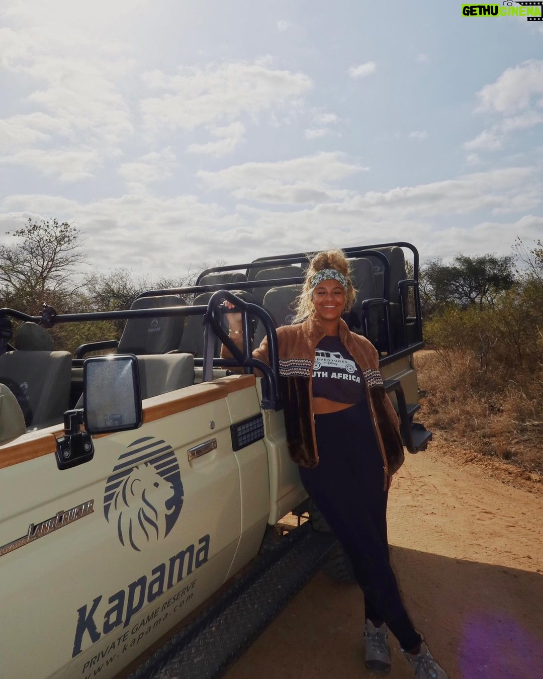 Nia Sioux Instagram - get in loser we’re going on a safari #ABDinSouthAfrica #hosted Kapama Private Game Reserve