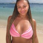 Nia Sioux Instagram - BEACH PLEASE🌺 Guadeloupe, Carribean
