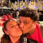Nia Sioux Instagram - my sweetheart ♥️ Disneyland