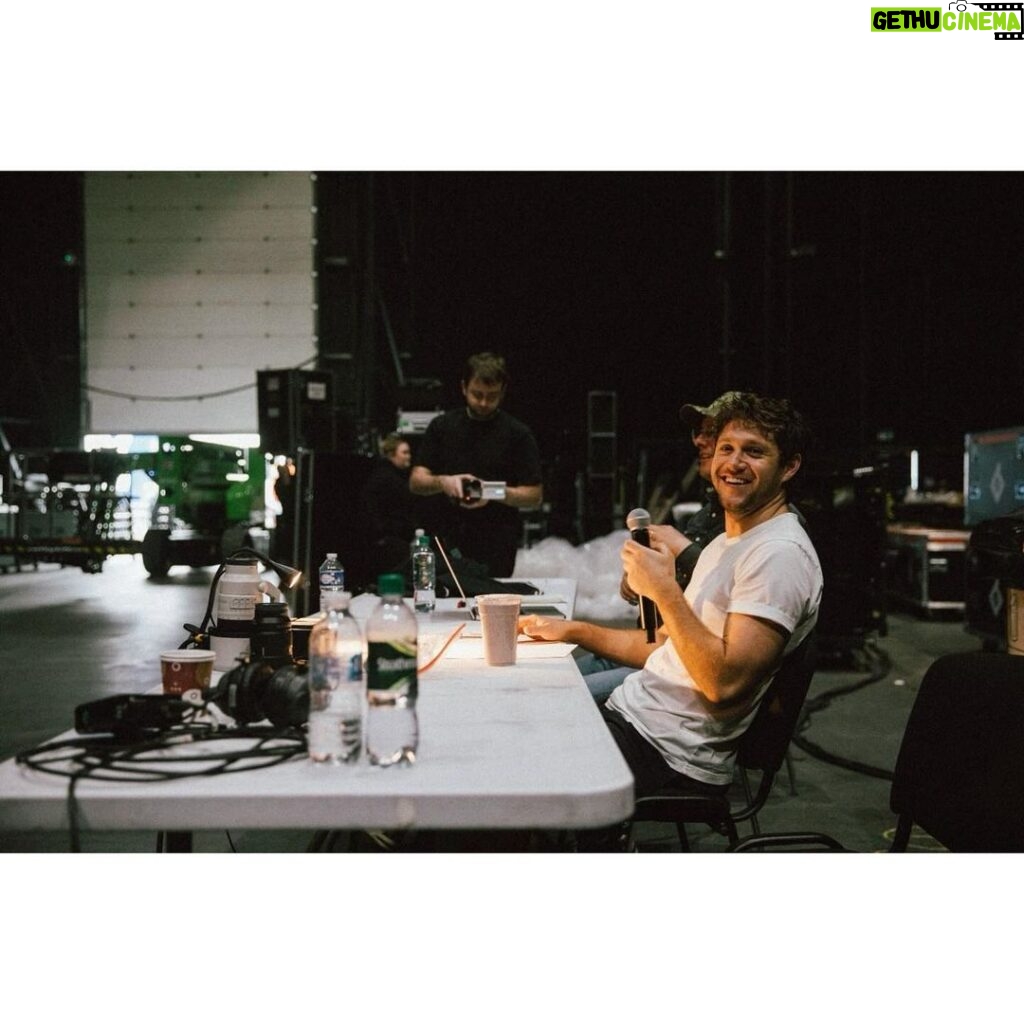 Niall Horan Instagram - 2 DAYS #TheShowLiveOnTour
