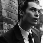 Nicholas Galitzine Instagram - What’s up slick? @behindtheblinds