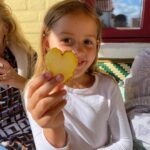 Nicholas Kawamura Instagram - Altid sommer i Skagen❤️ 1. Familien - minus én sovende Babette 2. Robin spiser is. Jeg kigger på🍦 3. Lykken er en hjerteformet fransk kartoffel😍🥔 4. Strand 1 (jeg var i)🏖️🩳🌊 5. Strand 2 (jeg var ikke i)🌊🌧️ 6. Negroni hos @soemaerket 🥃 7. Love sefie @trinekjaer_ 📸❤️ 8. Double stroller double oppakning👜💼 9. Kombardo jive ⛴️ Gl. Skagen