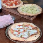 Nicholas Kawamura Instagram - Færdige pizzabunde fra @ilfornaiodk er så vindende et koncept. Tø op på et øjeblik, fyld på og så i ovnen💥 (Ærligt talt lækrere end hvis vi selv havde skulle lave dejen🤫)
