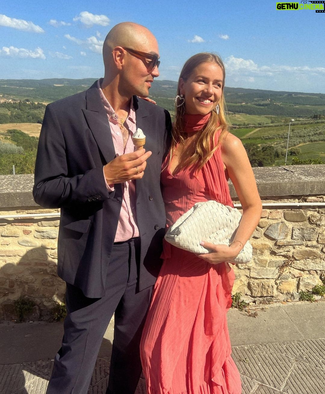 Nicholas Kawamura Instagram - I dag er det 10 år siden, at du min elskede @trinekjaer_ sagde ja til at være min kæreste❤️ Heldigvis… Siden da har vi ikke set os tilbage. Bryllup, tre vidunderlige børn og villa. Jeg glæder mig til de næste 10 år og alle de år der kommer efter❤️