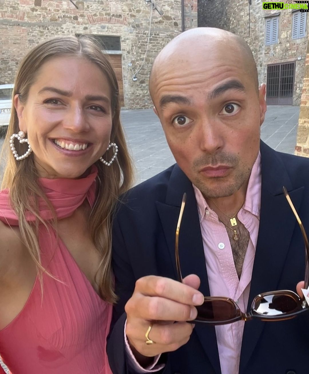 Nicholas Kawamura Instagram - I dag er det 10 år siden, at du min elskede @trinekjaer_ sagde ja til at være min kæreste❤️ Heldigvis… Siden da har vi ikke set os tilbage. Bryllup, tre vidunderlige børn og villa. Jeg glæder mig til de næste 10 år og alle de år der kommer efter❤️