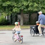 Nicholas Kawamura Instagram - Annonce Vi har fået ny cykel fra @babboe.dk Med siddepladser til fire små barnerumper Så for tiden stikker jeg af med de to store, når lillesøster har brug for ekstra ro❤️ Charlottenlund