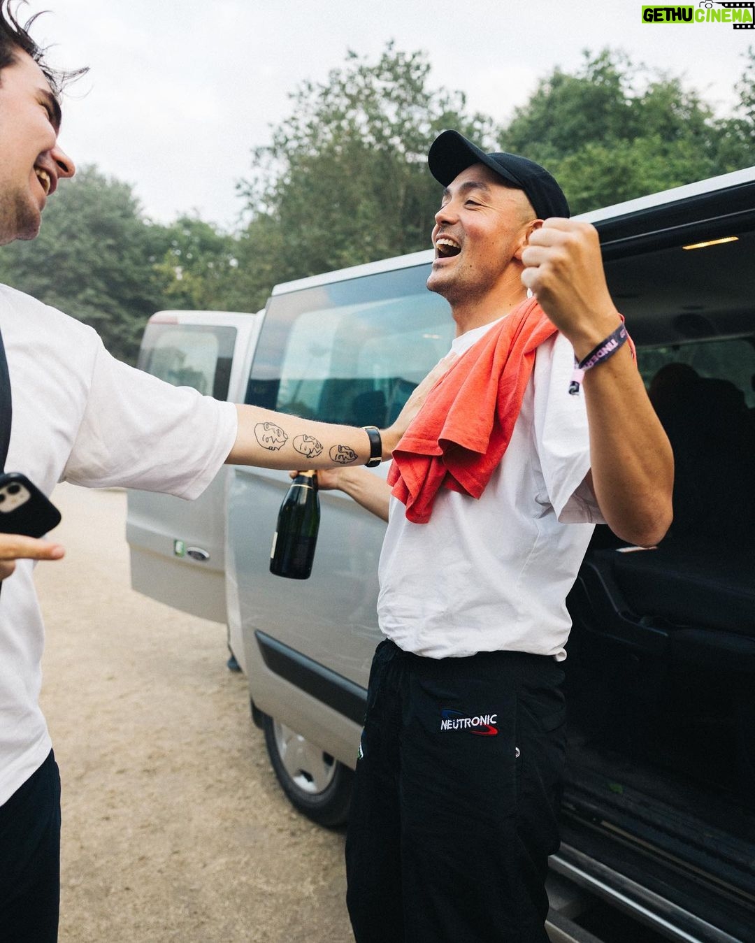 Nicholas Kawamura Instagram - Tabte mit hjerte til @tinderbox_official i går med @jencelkawamura 🥹 En aften som vi aldrig vil glemme❤️ Magicbox crowden er den vildeste! Jeg er målløs… 📸: @alexanderhaakansson Tinderbox