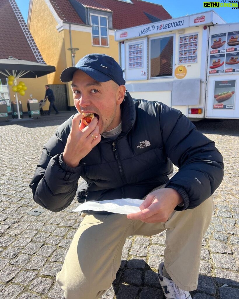 Nicholas Kawamura Instagram - Skagen i påsken. En tradition. Skagen, Denmark