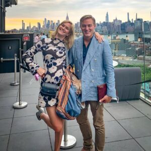 Nicholle Tom Instagram - Happy to hang for the first time in the big apple with my bestie @robbielaughlin !! #working #workingit #workingitallout #iloveNY