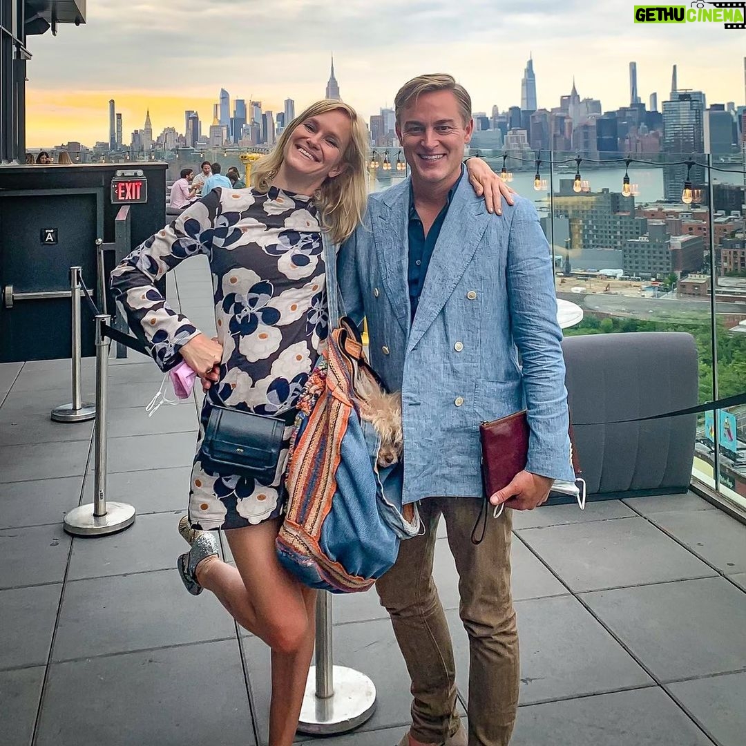 Nicholle Tom - 2.1K Likes - Happy to hang for the first time in the big apple with my bestie @robbielaughlin !! #working #workingit #workingitallout #iloveNY
