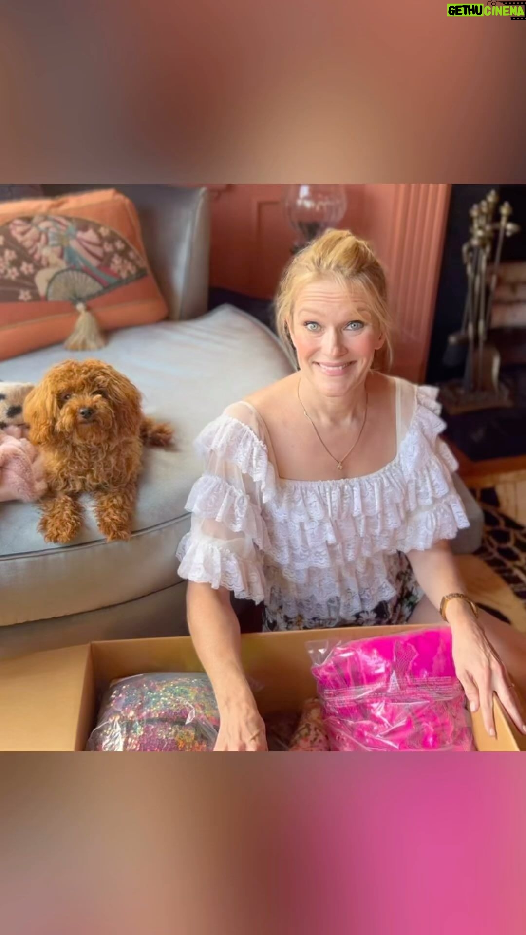 Nicholle Tom - 2.6K Likes - Thank you @dressthepop #DTP for sending me soooo many AMAZING OUTFIT OPTIONS to wear to my upcoming acting class reunion BBQ @young_actors_space
I made this little DANCE VIDEO for them in appreciation! 🤗 #Enjoy
#DressThePopulation seriously adds so much #STYLE to ANY OCCASION!
P.S. Can you guess which one I’m going to wear?
Special thanks to @andrewcristipeterpandrew for the introduction and to @robbyfontanamusic for filming it! 😘🤗
#ReunionBBQ #FunFun #DressThePopulation #ADressForAnyOccasion #DTPonMe #DanceTheNightAway