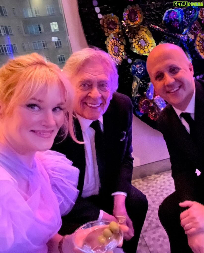 Nicholle Tom Instagram - #TBT to @official_renee_taylor ‘s 90th Birthday Extravaganza! I still can’t believe that spring chicken is 90! &&& she’s headed to Broadway! May we all be as inspiring, energetic and youthful as she! It was an enchanting evening and I absolutely loved catching up with some very familiar faces. Everyday is a good day to celebrate the beautiful and talented Renée Taylor! #HappyBirthday #SpringChicken #TVFamily #TheNanny Columbus Circle