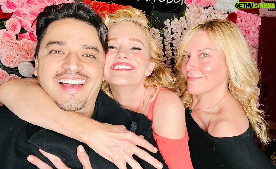 Nicholle Tom Instagram - Thank you #BESTIES for showing up AND supporting me through the #WORST of times! Sometimes the WORST can be the BEST! I absolutely adore you all! 🔥 #WorstCooksInAmerica Sundays at 9pm on the @foodnetwork or stream now on @discoveryplus Banditos Tacos & Tequila
