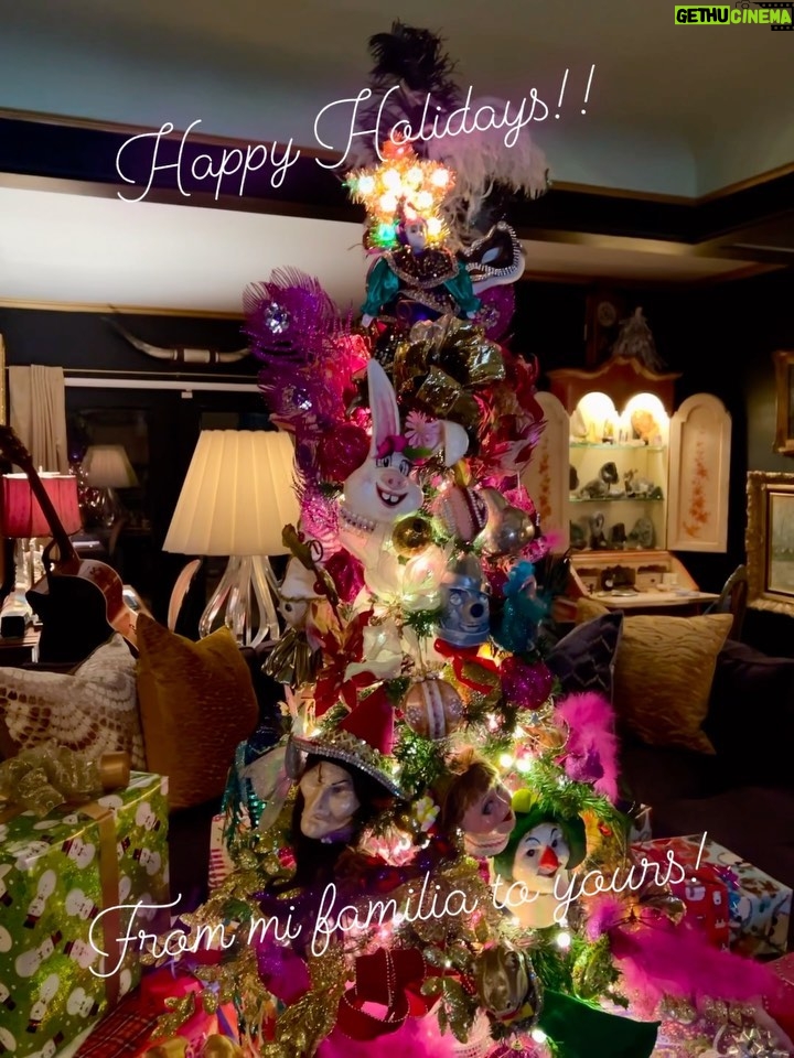 Nicholle Tom Instagram - Merry Christmas everyone… happy holidays…. Btw the puppets on the tree my mom made. Love and peace to ALL and to ALL a good night!