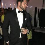 Nick Bateman Instagram - Cheers Vancouver 🥂 and to my new co-stars 🎥 Vancouver, British Columbia