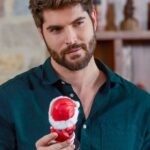 Nick Bateman Instagram - Everyone meet my daughter 🎁 our new movie 🎥 “A Christmas miracle for Daisy” with @jillwagner @rubitupper @teganbmoss @realandrewfrancis on @gactv premieres tonight at 8 PM 🍿