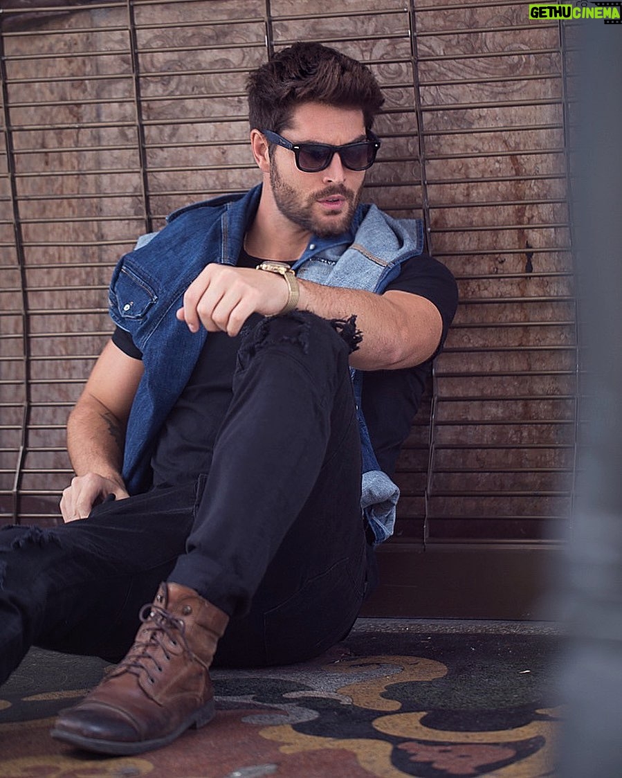 Nick Bateman Instagram - 👀 The direction is more important than speed. Los Angeles, California