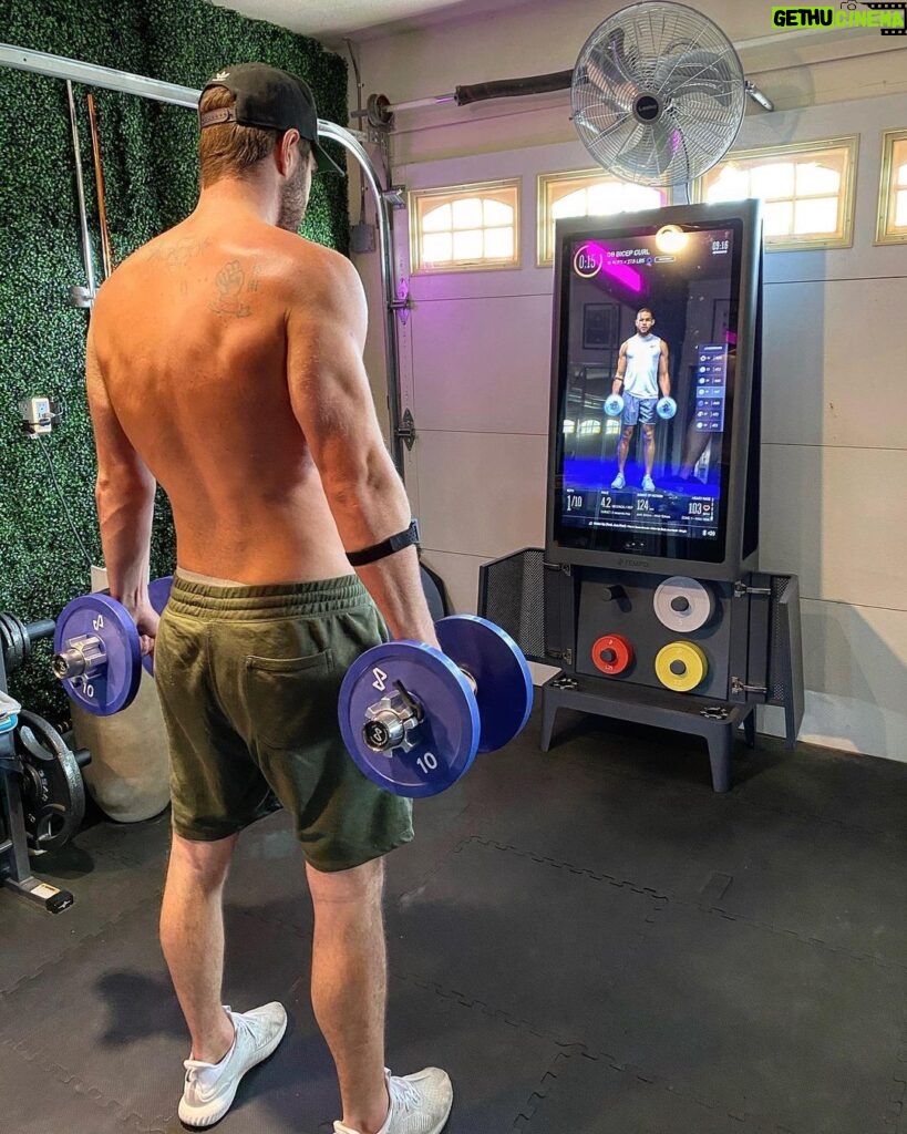 Nick Bateman Instagram - 2 weeks in and I’m getting slightly addicted to this thing... @tempo studio can track your motion, count your reps, and correct your form in both live & on-demand classes with a live leaderboard. 🤤 @Tempo studio #TempoPartner Los Angeles, California