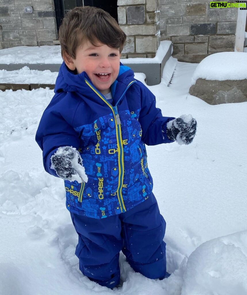 Nick Bateman Instagram - First time seeing snow ❄️ Oakville, Ontario