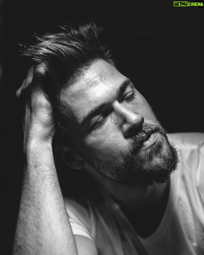 Nick Zano Instagram - Woke up to seeing #200K followers... To all you new folks WELCOME! And to all of you that always kept me on your radar during this journey of mine, thank you ✌❤... (photo cred: #MikeLerner )