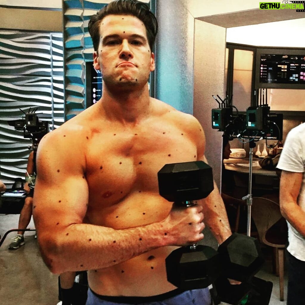 Nick Zano Instagram - #tbt trying to reach optimal #swole for the first time we see #Steel in season 2... The black dots are for our effects team to turn my skin into steel. #LegendsOfTomorrow