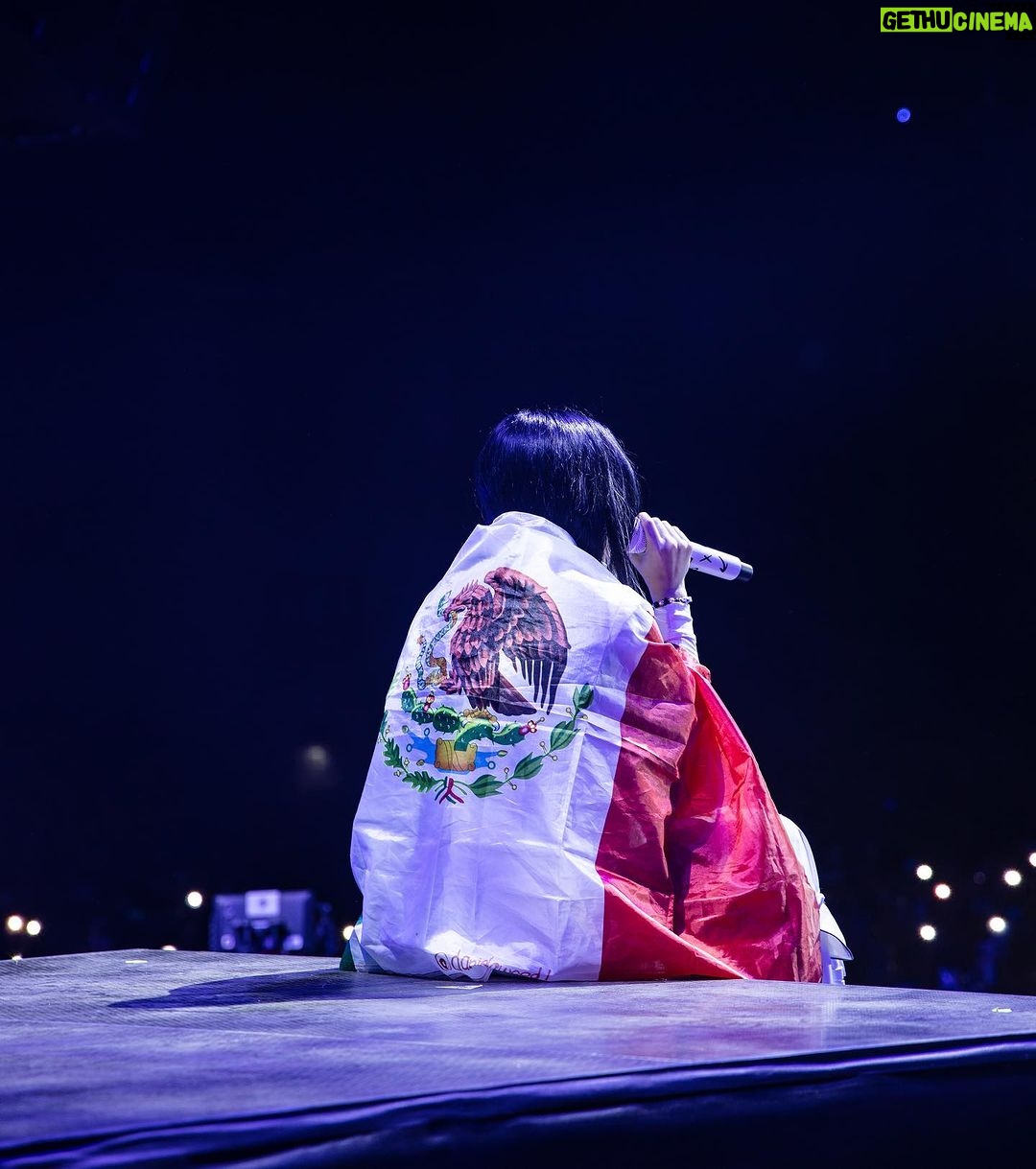 Nicki Nicole Instagram - NOCHONESSS EN CDMX Y MONTERREY 🇲🇽❤️❤️GRACIAS POR SIEMPRE HACERME SENTIR COMO EN CASA, JAMAS ESTA DEMAS DECIRLES LO FELIZ QUE ME HACEN Y CUANTO LOS AMO💕🧸🧸 ESTAS DOS NOCHES QUEDAN GRABADAS EN MI ALMA PARA SIEMPRE GRACIAS MÉXICO POR TANTO AMOR🇲🇽💓💓💓 Gracias @pesopluma por venir a ambos shows rompiste fuerteeee bebé🤭🧸💕 📸@underpmx 📸@pabloraww 📸 @nibi.fotos Mexico