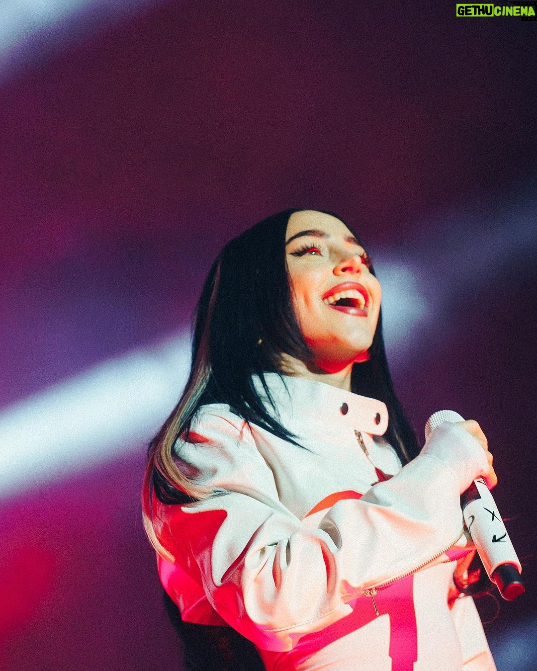 Nicki Nicole Instagram - ROSARIO 🇦🇷 CASA lo que se vivió anoche fue más que especial, el momento más mágico que viví! Gracias por hacerme tan feliz, nada mejor que estar en casa, con la que gente que me conoce desde el día uno 🤍 Gracias infinitas Rosario, y gracias infinitas a toda la gente presente, valoro y me llevo en mi corazón cada segundo de esta noche que en mi ALMA duraran para SIEMPRE 🥹❤️🔥 📸 @mazza.ph Rosario, Santa Fe