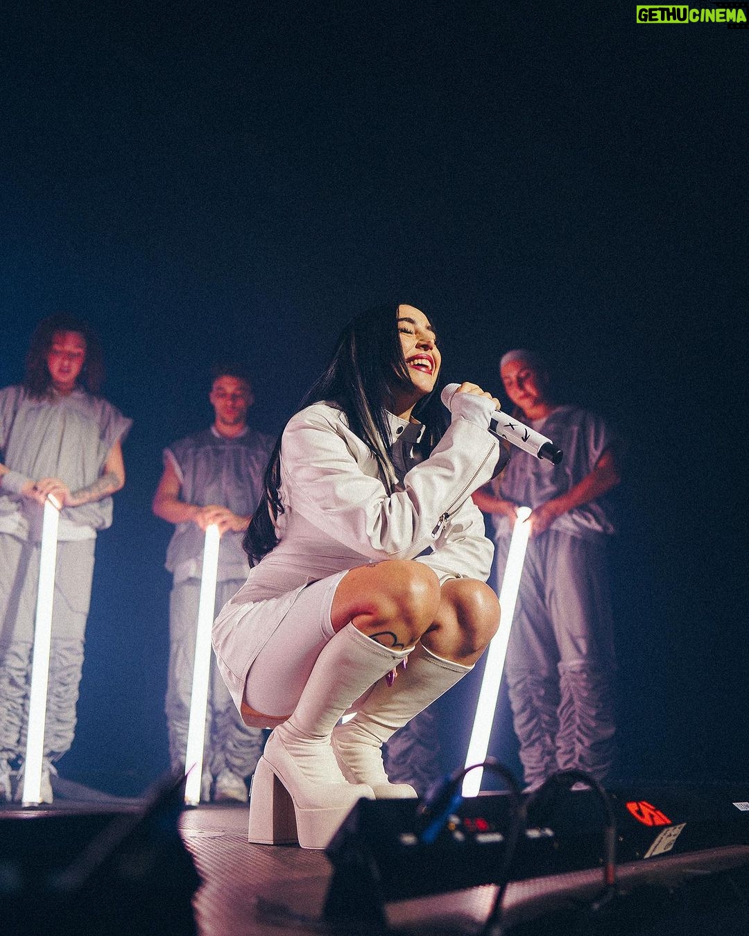 Nicki Nicole Instagram - ROSARIO 🇦🇷 CASA lo que se vivió anoche fue más que especial, el momento más mágico que viví! Gracias por hacerme tan feliz, nada mejor que estar en casa, con la que gente que me conoce desde el día uno 🤍 Gracias infinitas Rosario, y gracias infinitas a toda la gente presente, valoro y me llevo en mi corazón cada segundo de esta noche que en mi ALMA duraran para SIEMPRE 🥹❤️🔥 📸 @mazza.ph Rosario, Santa Fe