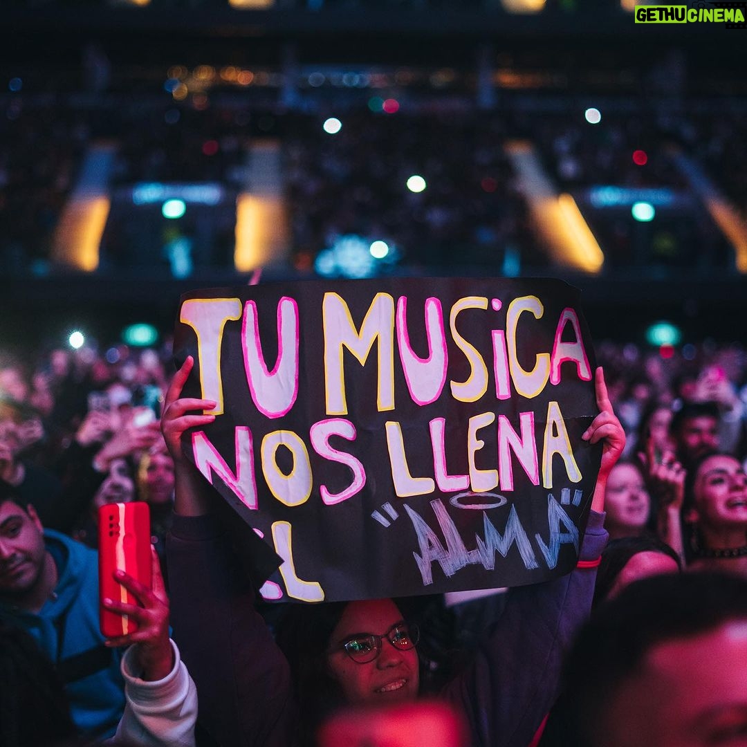 Nicki Nicole Instagram - LO QUE UN DÍA FUE UN SUEÑO HOY ES REALIDAD, UNA NOCHE MÁGICA EN DONDE MIENTRAS ESTABA CANTANDO ME DICEN QUE LA QUINTA FECHA SE AGOTÓ Y QUE AGREGAMOS UNA SEXTA ESTE 19 DE OCTUBRE, NUNCA PENSÉ QUE IBA A SENTIR DOBLE FELICIDAD, VA, TRIPLE PORQUE GANO ARGENTINA ENCIMA. GRACIAS POR LA NOCHE DE HOY Y POR TODA LA MAGIA QUE GIRA AL REDEDOR DE ALMA ❤️🔥 NOS VEMOS MAÑANA EN EL CUARTO MOVISTAR 😍 HOY, VIERNES 3 PM VENTA GENERAL 😎💕 📸: @mazza.ph