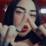 Nicki Nicole Instagram - “X ESO BB” YA DISPONIBLEEEEE @jere.klein 🇨🇱🇦🇷🇨🇱🇦🇷🇨🇱🇦🇷 SE QUE TIENES OTRA GATA SI QUERES LE DOY ESCUELAAAA
