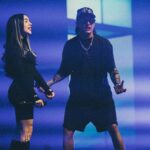 Nicki Nicole Instagram - dos días mágicos en México 🇲🇽😍 graciass @pesopluma por invitarme a cantar con vos en esta noche tan especial con tu gente en tu ciudad, te quiero y admiro la rompiste fuerteee!🖤 Mi gente de México gracias por una vez más recibirme como en casa, los adoro 🇲🇽♾️ Guadalajara, Jalisco