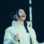 Nicki Nicole Instagram - bariloooo BARILOOO que showwww los amooo💖 en este dump soy yo en todos mis moods de BARILOCHE los amo y ahora me voy a comer unos chocolates BARILOCHENSES 📷 @gcorbatta 📷@mazza.ph Bariloche, Patagonia, Argentina