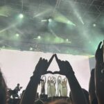 Nicki Nicole Instagram - seee terminó la gira de Europaaa🥺pero me llevo tantas cosas hermosas, gracias por este mes tan inolvidable, los shows fueron MAGIA y a las personas que fueron parte GRACIAS por acompañarme con el ALMA🤍 Lista de cosas que más voy a extrañar : MI GENTE HERMOSA EN CADA SHOW GOZANDO💖 La crew 😭 los amo gracias por ser mi dream team 🫡 tortilla de papa( te amo) #riquisima GRACIAS POR ESTÁ GIRA HERMOSAAA LOS AMO NOS VEMOS PRONTO ♾️🇪🇸