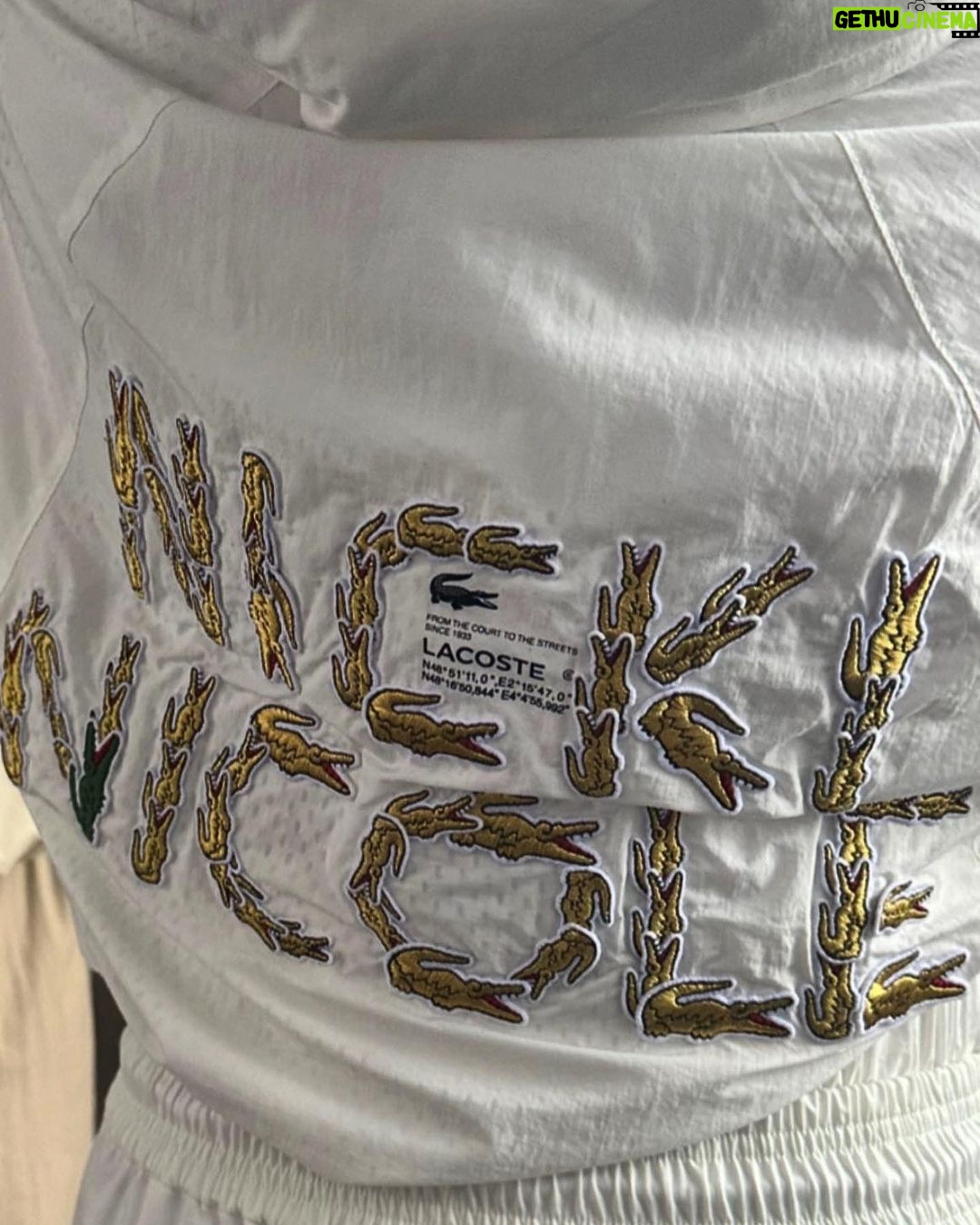 Nicki Nicole Instagram - PARIS 🇫🇷🥺 inolvidable el cariño y el amor que recibÃ! mi ALMA es parte de ustedes. Los amo 💕 Lollapalooza, Paris