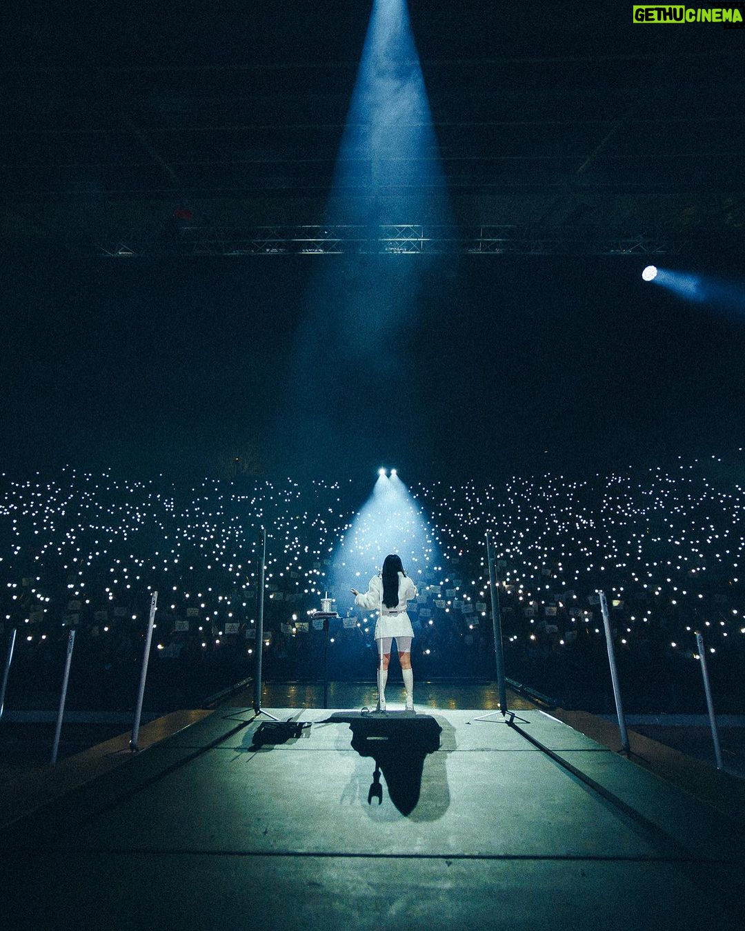 Nicki Nicole Instagram - ROSARIO 🇦🇷 CASA lo que se vivió anoche fue más que especial, el momento más mágico que viví! Gracias por hacerme tan feliz, nada mejor que estar en casa, con la que gente que me conoce desde el día uno 🤍 Gracias infinitas Rosario, y gracias infinitas a toda la gente presente, valoro y me llevo en mi corazón cada segundo de esta noche que en mi ALMA duraran para SIEMPRE 🥹❤️🔥 📸 @mazza.ph Rosario, Santa Fe